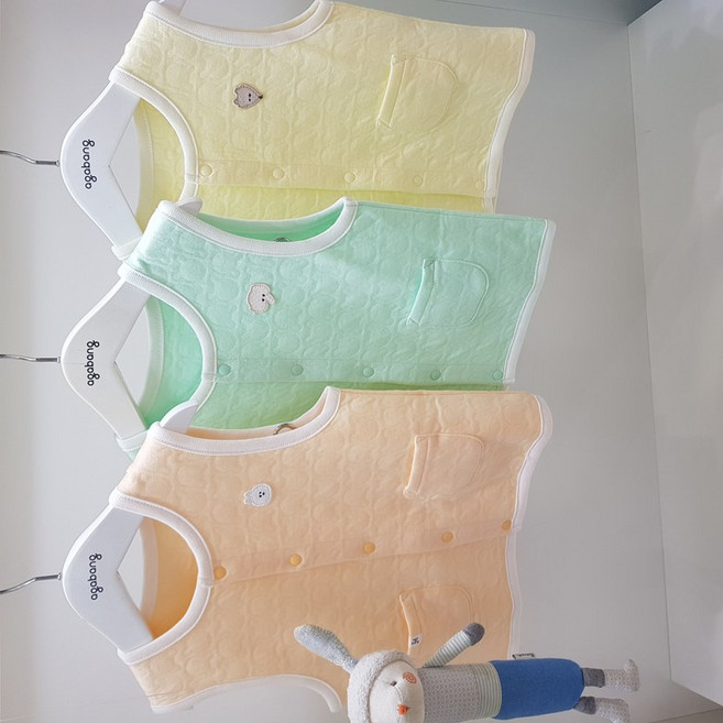 아가방 겨울 베이비페어 아기 삼중지 실내외겸용 도톰 유아 조끼 간편외출용/ 뒹굴뒹굴 실내복위에 나가면 멀쩡한(?) 패션 / 방금 집에서 나왔는데...이렇게 예쁠 일