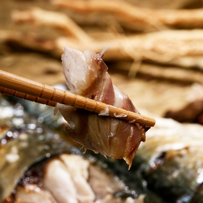 동해그린피쉬 제천 황기 함초 간고등어 250gx5팩 (부직포 가방 포함), 함초간고등어250gx5팩(부직포 가방 포함), 5개, 250g