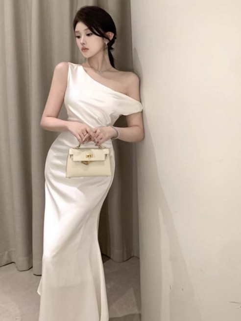 해피유통 여성 단독 어깨 슬림핏 롱 드레스 여름 새틴 원피스 우아한 디자인 LWJ