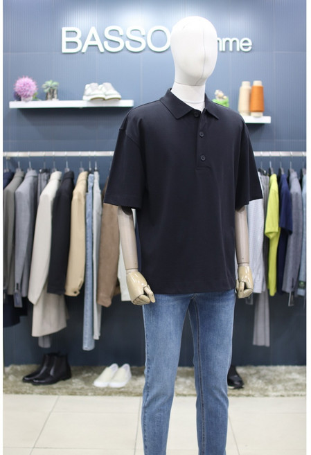 바쏘옴므 티셔츠 WZ2KT51ABK 블랙 솔리드 세미오버핏 반팔 카라티