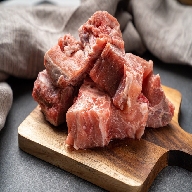 지리산 흑돼지 등뼈, 1kg, 2개