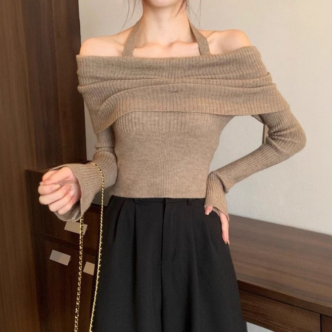 여성 오프숄더 골지 니트 홀터 스트랩 슬림핏 여리여리 가을 겨울 데이트룩 상의