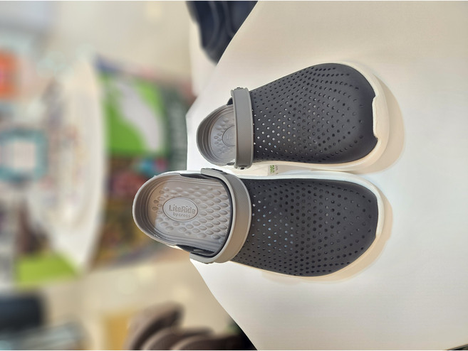 크록스 라이트라이드 남자 여성 클로그 슬리퍼 샌들 블랙스모크 204592-05M