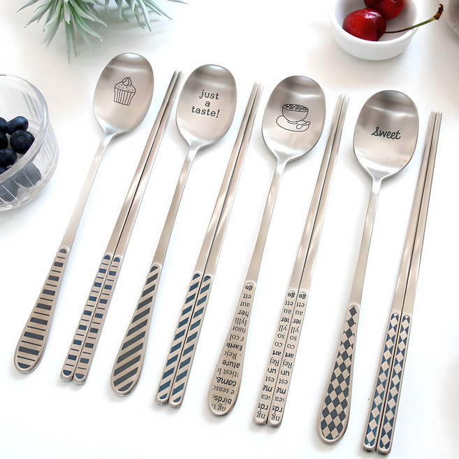 프렌치블랑 패턴 수저세트, 혼합색상, 숟가락 4종 + 젓가락 4종, 1개