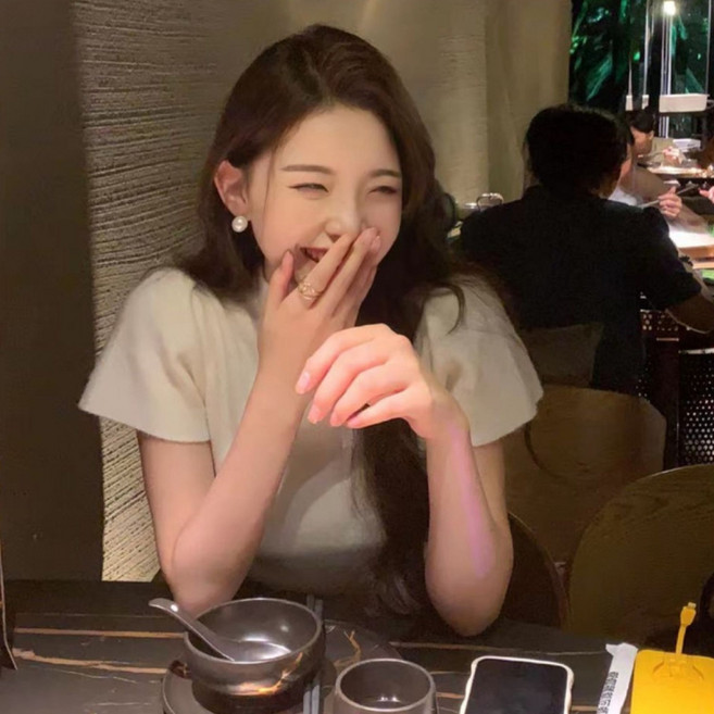 해피유통 니트티셔츠 춘추 여아용 하이넥 디자인감 슬림 반팔 상의 mgy