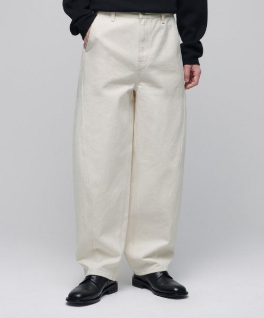 무신사 스탠다드 트위스트 세미 벌룬 데님 팬츠 크림 499836