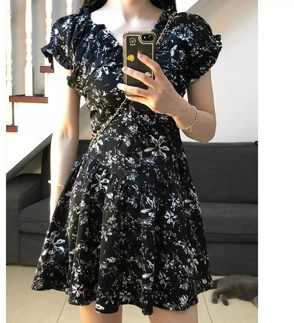 法式V領碎花連衣裙女夏季收腰顯瘦氣質甜美小個子a字短裙, 黑色