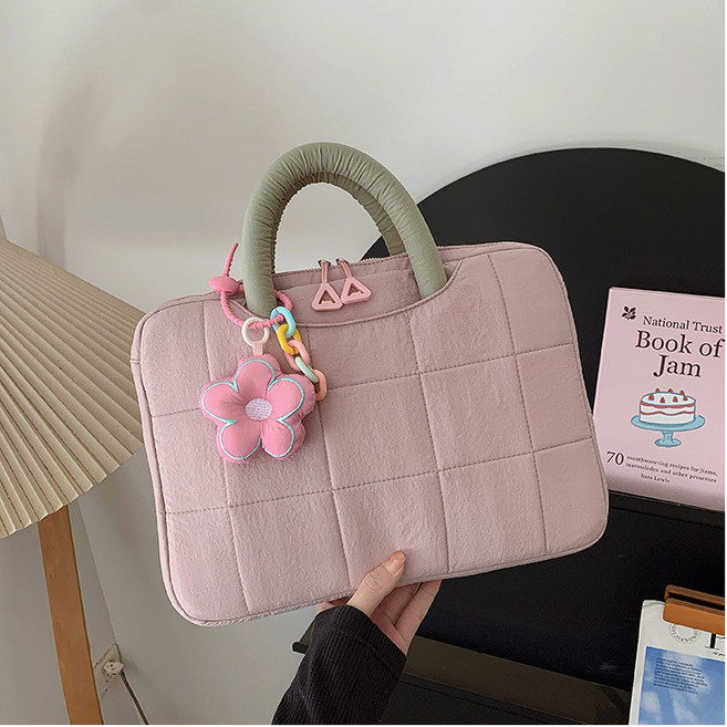 미모랜드 폭신한 사각 퀼팅 핸들 노트북 아이패드 파우치 가방 14인치, 1개, 핑크