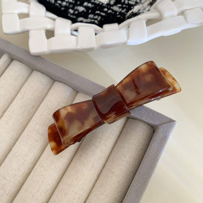 다프네 사각 리본 반머리 프랑스 명품 반묶음 로우번 셀룰로오스 이태리 자동핀 머리핀 헤어핀