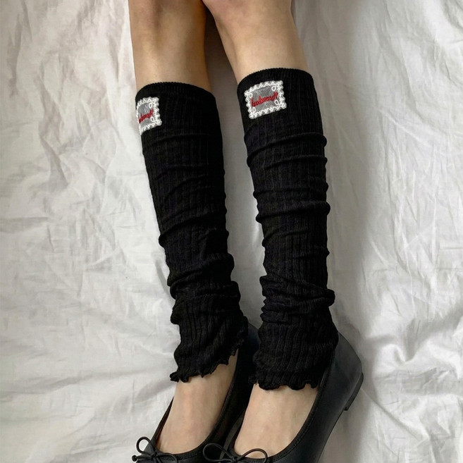 블루씨티 셀리 메이드 프릴 레터링 패치 롱 레그워머