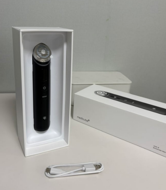 메디큐브 에이지알 부스터 프로 (블랙) 김희선마사지기 뷰티디바이스, 블랙