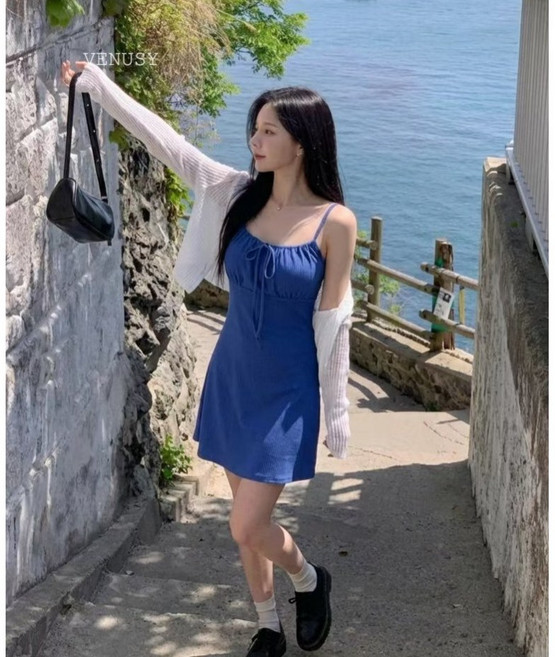 VENUSY 正韓 細肩帶美背小洋裝 收腰顯瘦剪裁, 黑色