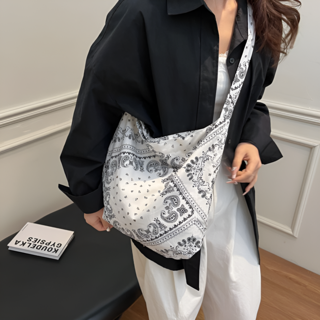 르와핏 여성 페이즐리 에코백