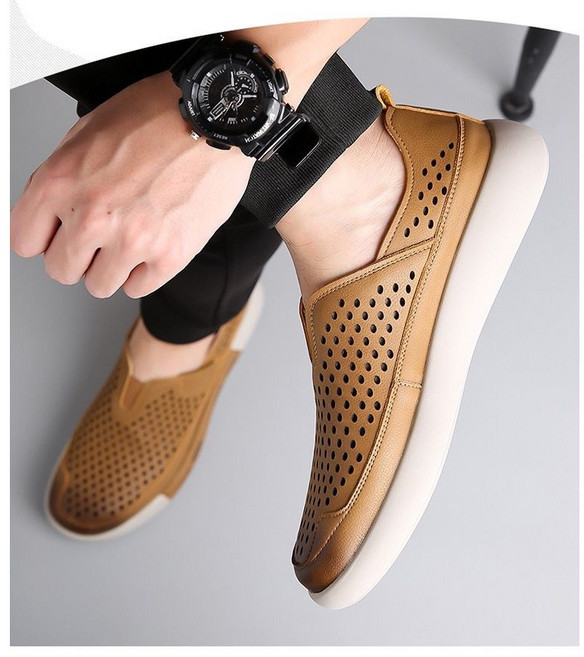 남성용 구멍이 뚫린 슬립온 구두 통기성 좋은 천연 가죽 소재에 편안한슬립온 디자인으로 일상 생활과여행 나들이에 다 잘 맞아요
