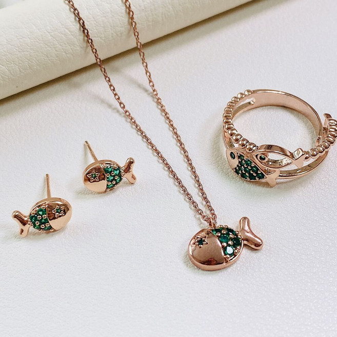 은침) 그린 큐빅 행운 재물 물고기 목걸이