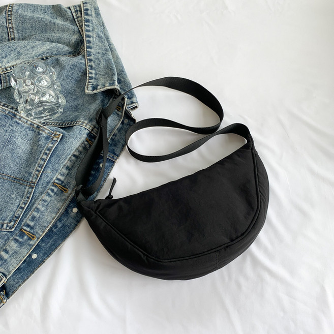 UDV 여성 반달 가벼운 여행 미니 크로스백