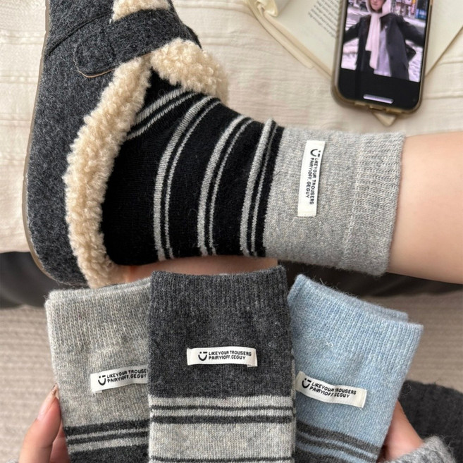 Banjiwu 여성 양말 귀여운 고양이 겨울 양말 중목 양말 장목 양말 중목 양말 도톰한 보온 운동 무압박 면 양말 4족 세트