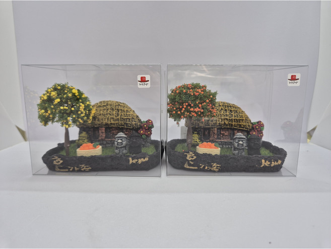 Jeju(제주) 돌하르방 감귤 초가집 동백(한가족) 장식인형(15cm x 15cm) 랜덤 1종