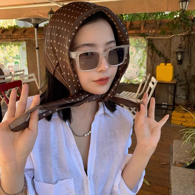 여성 반다나 두건 스카프 페이즐리 도트 배색 사각 반다나 쁘띠 헤드스카프 빈티지 레트로 머리두건 여행 휴양지 코디 봄 가을 패션