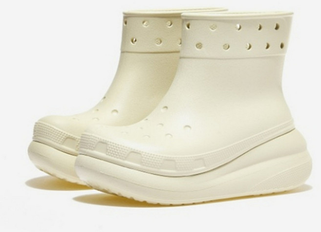 [국내매장판] 크록스 여성 장화 본 클래식 크러쉬 부츠 207946-2Y2