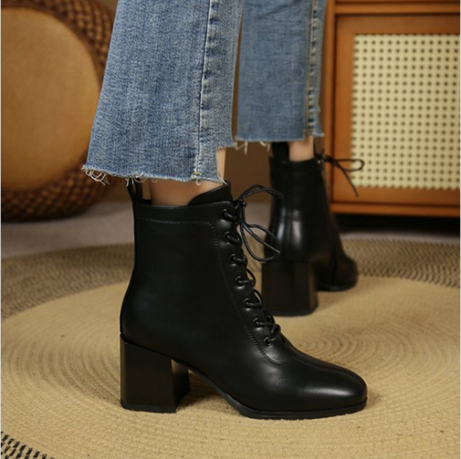 플라이슈 레이스업 겨울 여성 통굽 7cm 워커 부츠 A72-A422