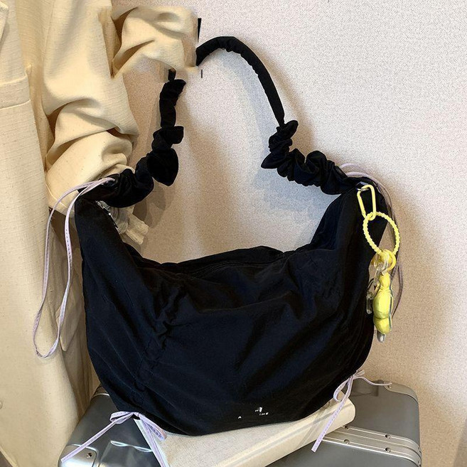 大容量帆布包 包包 女 單肩斜挎包 褶皺 通勤 餃子包, 黑色