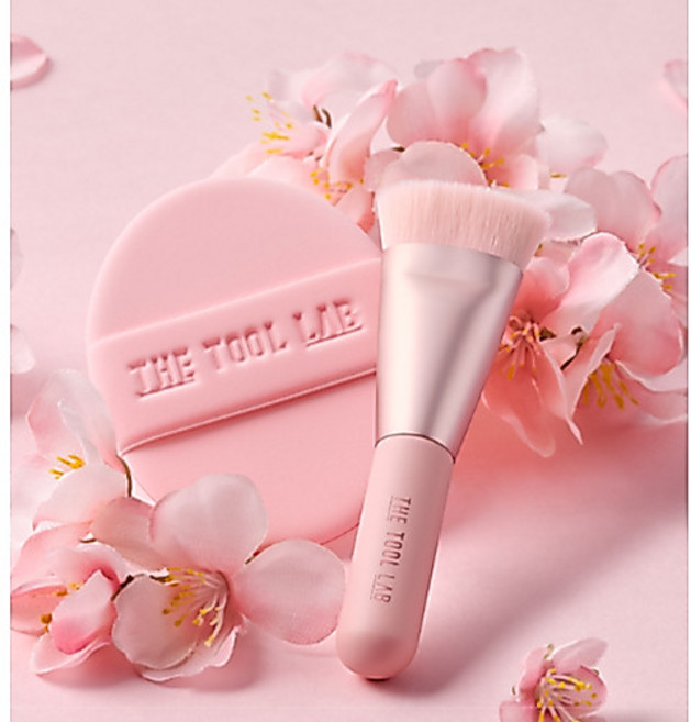 THE TOOL LAB 櫻花限定版光澤粉撲刷具組, 1個