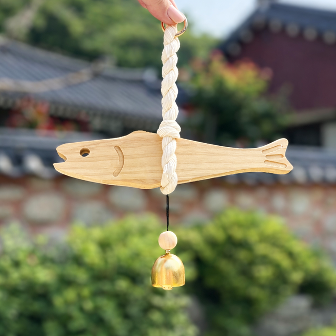 옥타기지 액막이 명태 도어벨, 우드