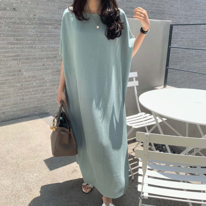 루어스룸 홀가먼트 맥시 반팔 판쵸 롱 니트 원피스