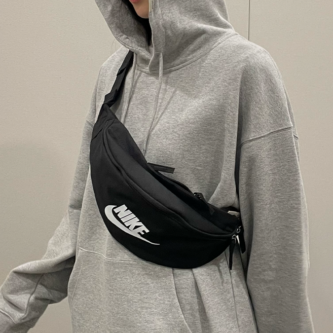 (국내매장판) 나이키 남녀공용 캐주얼 힙색 DB0490-010