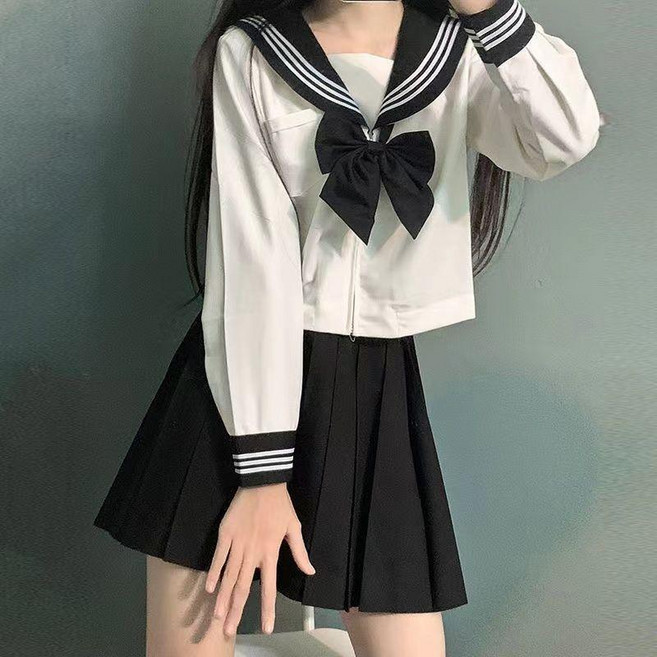 日系學院風水手服套裝 短袖黑領白三本設計 搭配黑色蝴蝶結百褶裙