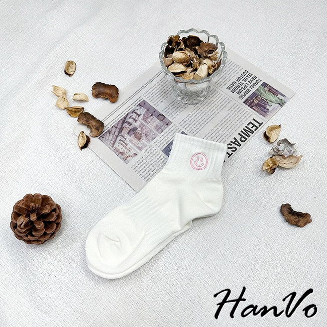 HanVo 笑臉刺繡簡約純色短襪 透氣親膚百搭棉襪 韓系襪子 A12-6204