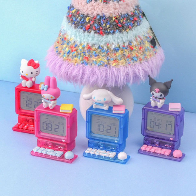 <깜짝!선물증정>트리플러스 산리오 레트로 컴퓨터 탁상시계 헬로키티 LED 디지털 피규어 알람시계 캐릭터 굿즈, 시나모롤+