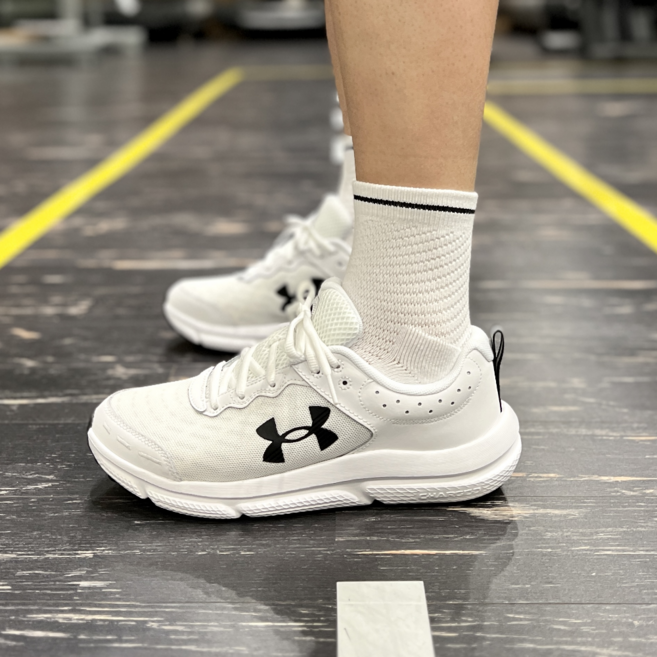 언더아머 UA 차지드 남성 런닝화 발편한 운동화 조깅화 헬스화 신발 러닝화 화이트