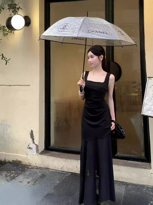 法式魚尾裙杏色無袖吊帶連衣裙子女夏新款氣質收腰顯瘦長裙