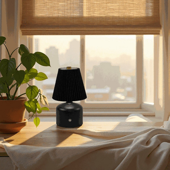 히즈엔 플리츠 테이블 인테리어 조명, 블랙