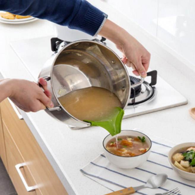 실리콘 깔대기 다용도 냄비 국물따르개 2개 휴대용 깔대기 캠핑용 흘림방지 따르개, 랜덤, 1세트