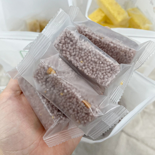 바삭하고 고소한 간식 흑미 바삭 강정, 3개, 250g