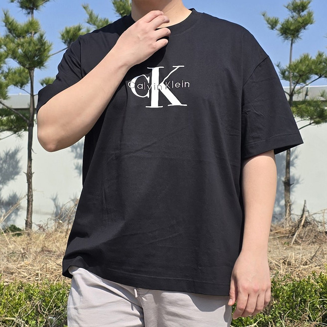 매장판 CK 캘빈클라인 반팔티 반팔 티셔츠 모노그램 오버핏 로고 커플 남녀공용