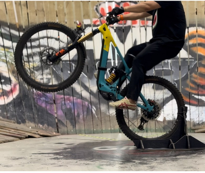 Bike Biter Manual Machine 자전거 균형 윌리 매뉴얼등의 기술연습용 보조장치