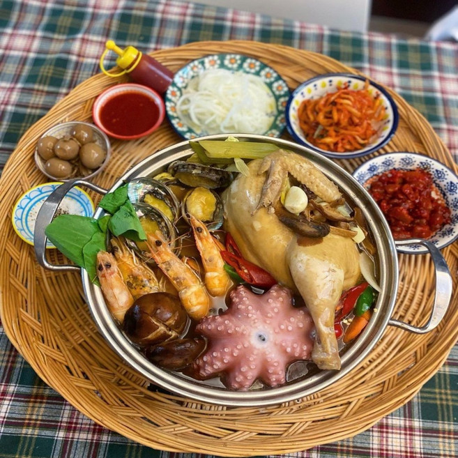 땡구네밥상 복날 보양식 추천 프리미엄 해신탕 밀키트 간편조리 2인분 1.7Kg, 1개