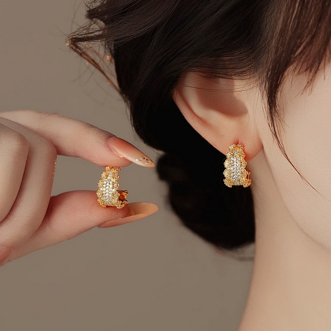 NUTRIVIO 여성 14k귀걸이 도금 큐빅 925 실버 침 링귀걸이 직장인 데일리 알러지 방지 선물 추천 귀걸이