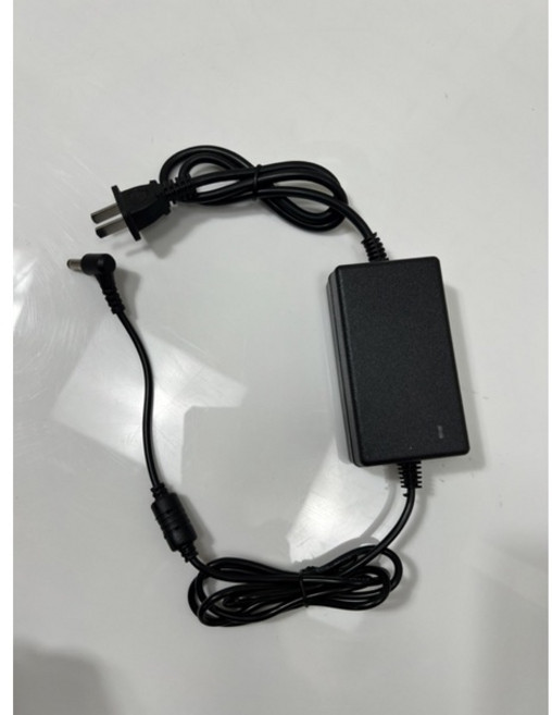 AC/DC 電源供應器 變壓器 MADE IN CHINA DC 24V 1A 型號:DCPS2400100, 詳見包裝