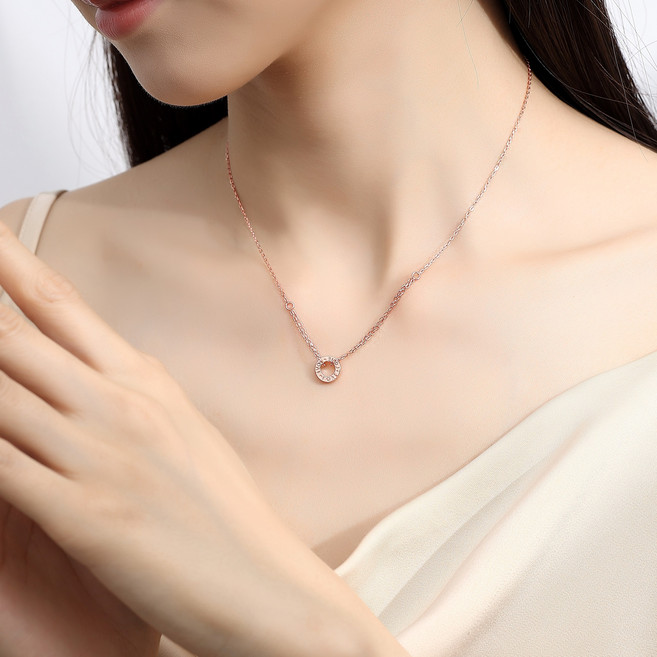 여자 14/18K 골드 원형 LOVE 이니셜 펜던트 목걸이 여자 커플 선물 기념일 추천