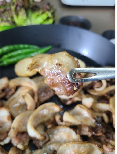 [한돈]국내산 뽈항정살 뒷고기 캠핑고기 특수부위 덜미살 뽈살 항정살 돈두롤, 3개, 500g