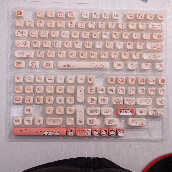 핑크 고양이 귀여운 기계식 키보드 키캡 한글 영문 각인 PBT 염료승화캐릭터 키캡 MOA 프로파일 MX 스위치 호환 61/64/68/87/96/104/108 배열 키보드 지원, 한글 각인