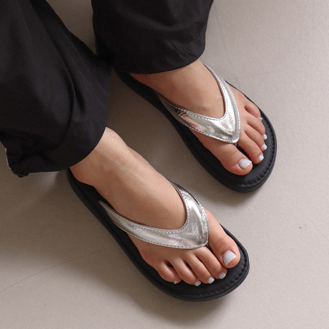 루밍 베이직 데일리 발편한 스웨이드 통굽 쪼리 슬리퍼 2cm