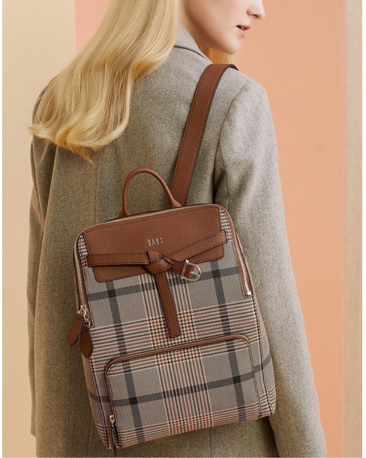 닥스 [EDINBURGH] 브라운 빅 모던 체크 벨트장식 백팩 YMDCBA5F676W2