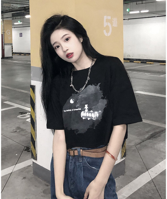 女 短版顯瘦寬鬆露肚短袖素色棉T恤