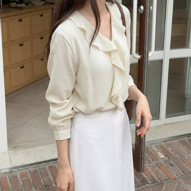 데일리앤 라넬 봄 브이넥 러플 프릴 시스루 셔링 루즈핏 블라우스